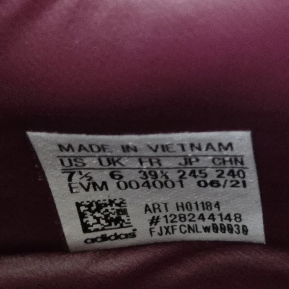 Adidas Ozweego Plus W‎ Victory Crimson Running Shoes Maroon Size 7.5 Womens